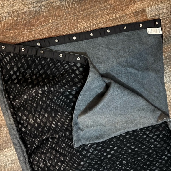 lululemon athletica Black and Gray vinyasa scarf - Picture 1 of 3
